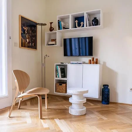 Pannonia View Delight Apartman *